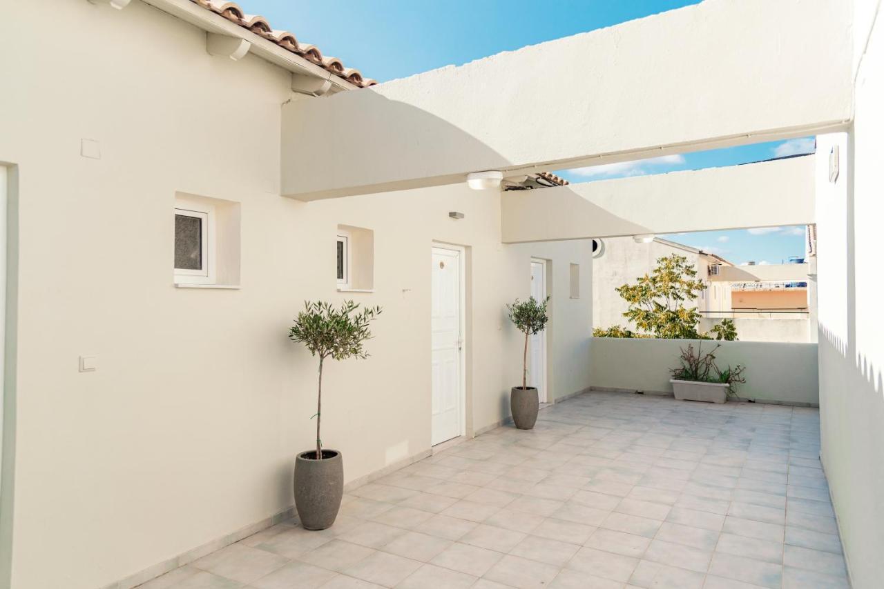 קאבוס Olive Grove Beachfront Apartments & Seaview Suites (Adults Only) מראה חיצוני תמונה