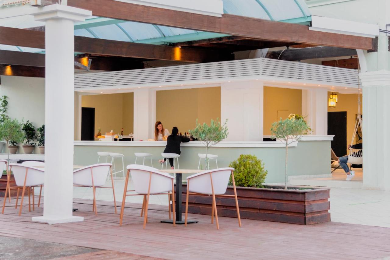 קאבוס Olive Grove Beachfront Apartments & Seaview Suites (Adults Only) מראה חיצוני תמונה
