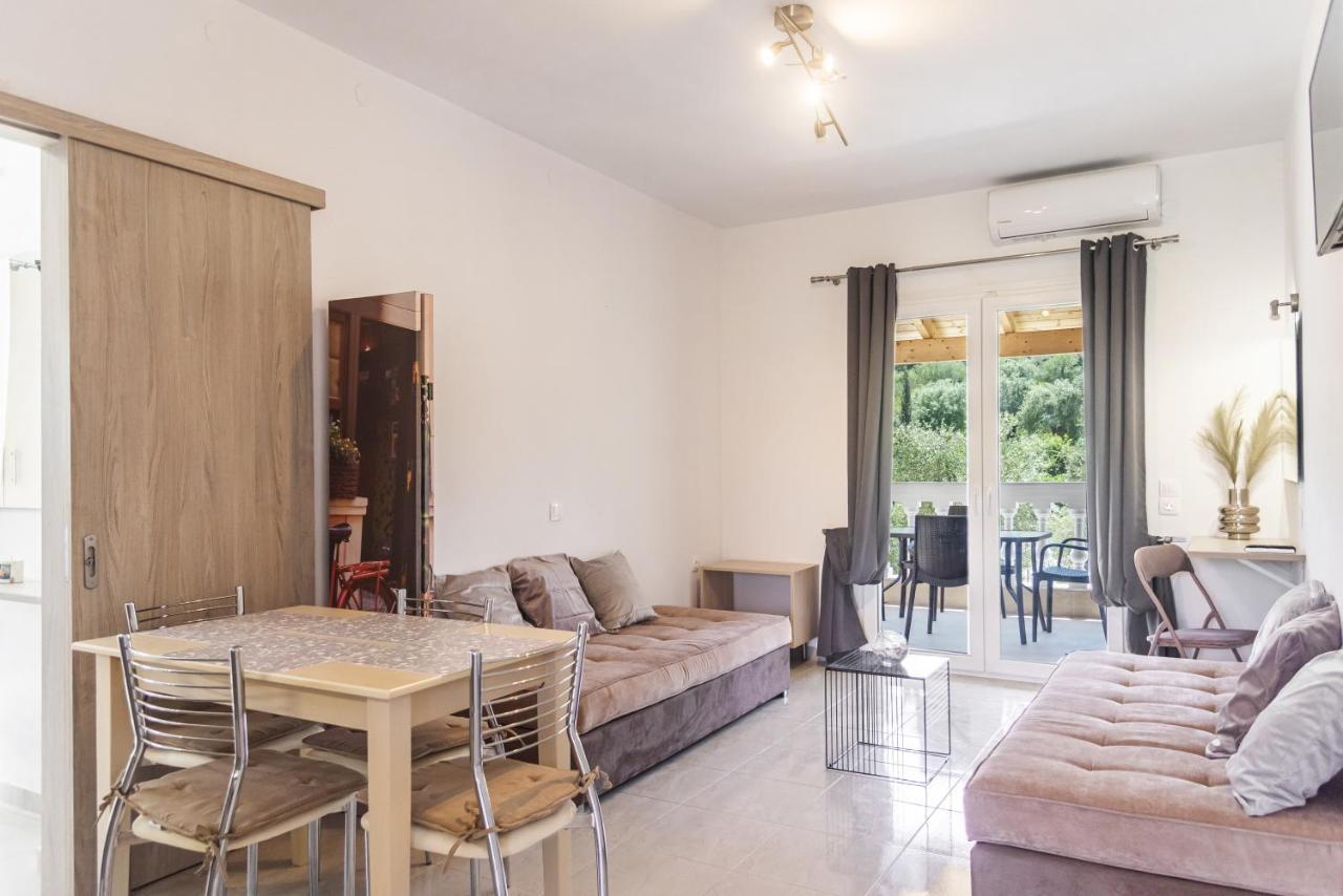 קאבוס Olive Grove Beachfront Apartments & Seaview Suites (Adults Only) מראה חיצוני תמונה